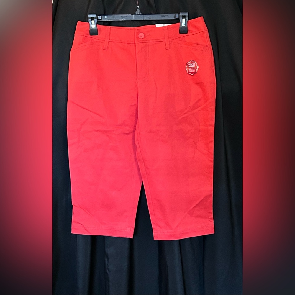 St John’s Bay Women’s Secretly Slender Intense Coral Capri SZ 10 Petite NWT